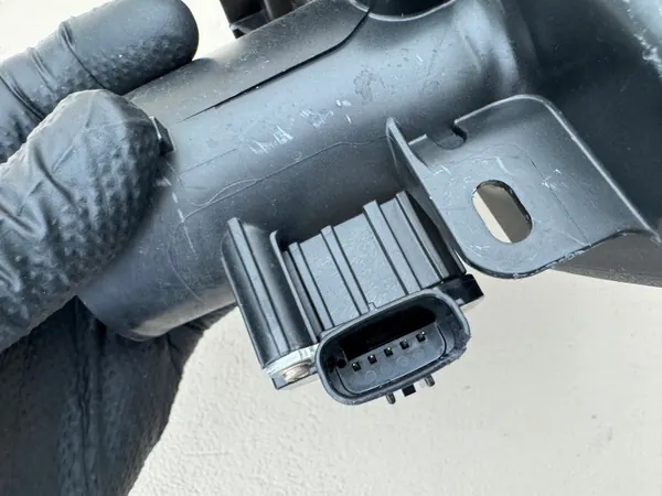 Toyota Luftfilterhus OEM 17705-0T170 - Begagnad image 4