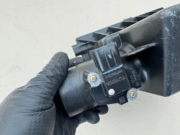 Toyota Luftfilterhus OEM 17705-0T170 - Begagnad image 5