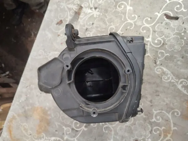 Luftfilterhus OEM 1K0129607AJ för Volkswagen Jetta image 4