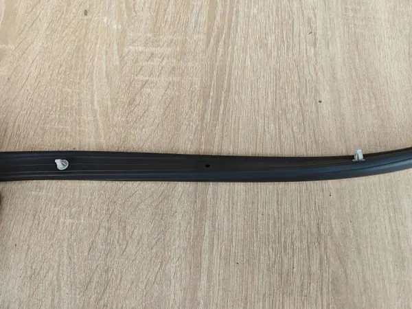 Windschutzscheibendichtung OEM 4J231843TRA für VW Amarok II image 4