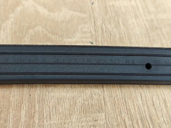 Windschutzscheibendichtung OEM 4J231843TRA für VW Amarok II image 6