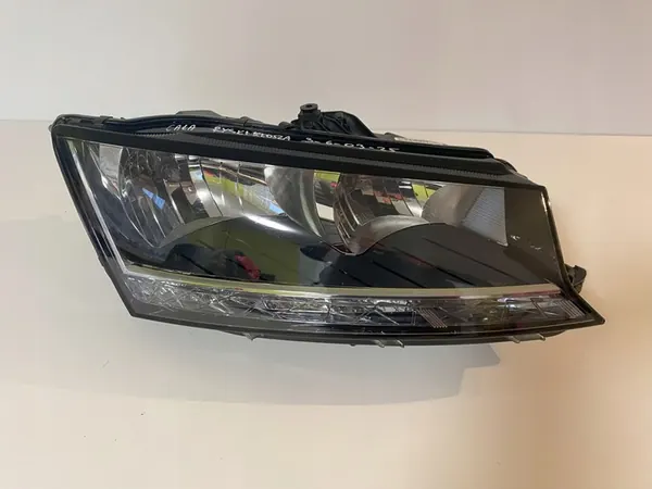 Refletor de Farol Direito Skoda Fabia III Lift 6v1941016D image 2