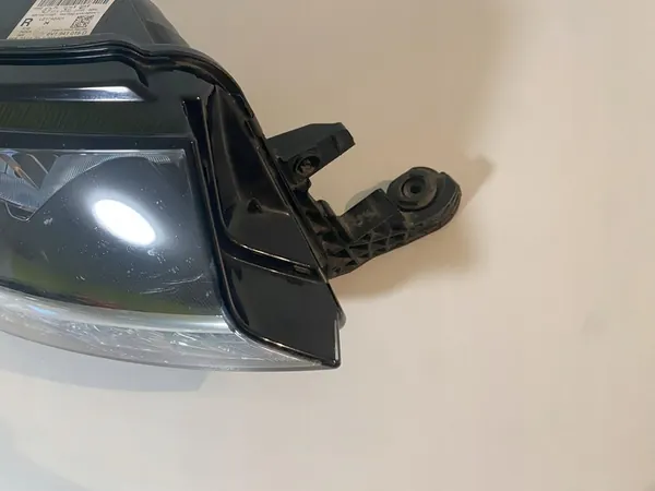 Refletor de Farol Direito Skoda Fabia III Lift 6v1941016D image 6