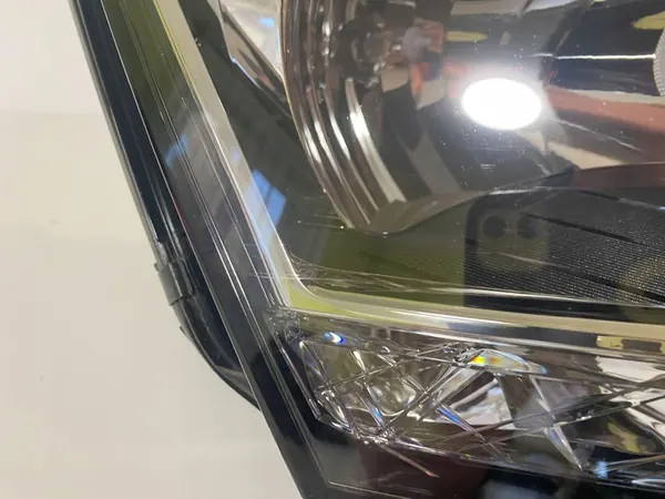 Refletor de Farol Direito Skoda Fabia III Lift 6v1941016D image 8