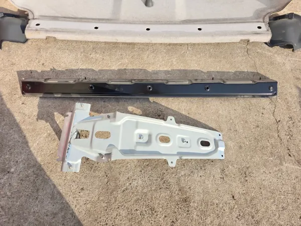 OEM 3802691 Pára-sol com luz para Iveco Daily 06-14 image 4