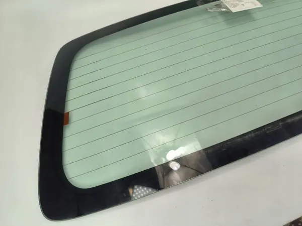 Vitre Arrière MAZDA pour 323F - Pièce OEM Occasion image 3