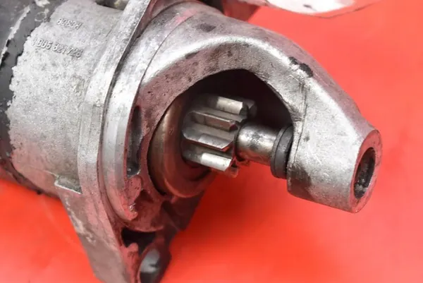 Démarreur Audi A6 C4 2.6 V6 94-97 image 6