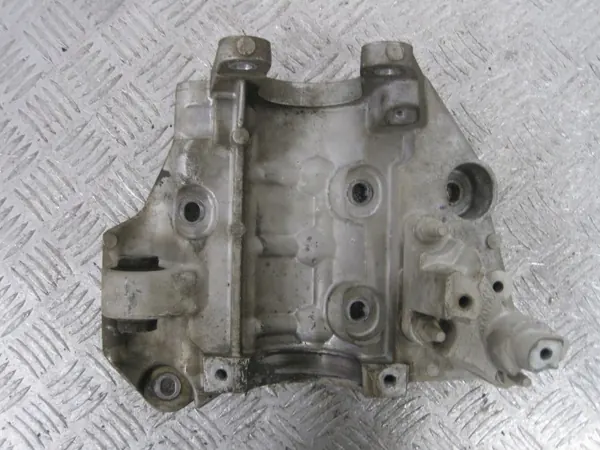 Jaguar Range Rover Fäste OEM K8D2-5K291-AB image 2