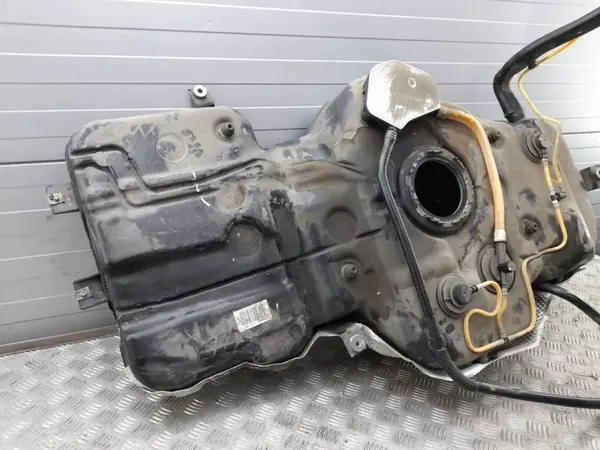 Audi Q5 SQ5 Polttoainesäiliö OEM 8R0201021BD - Takaosa image 3