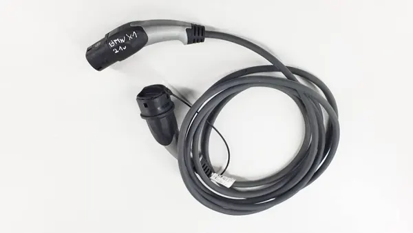 Cable de carga BMW OEM 79262857 para X1 F48 image 2