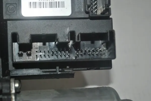 Vasen etuikkunan moottori VW Touran 1T0959701A image 6