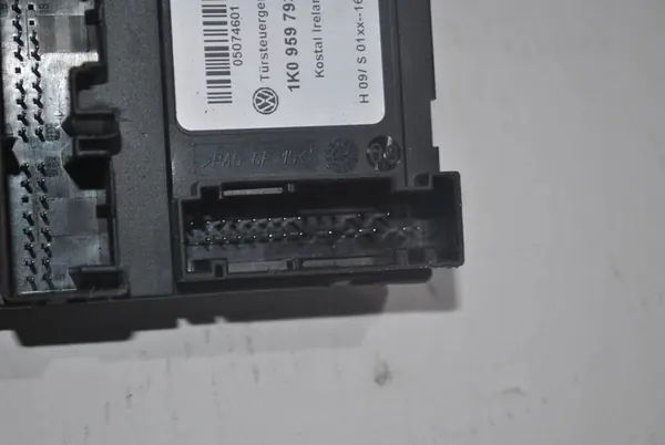 Vasen etuikkunan moottori VW Touran 1T0959701A image 7