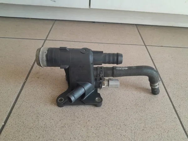 Thermostatgehäuse Ford OEM CJ5E-8K556 Gebraucht image 2