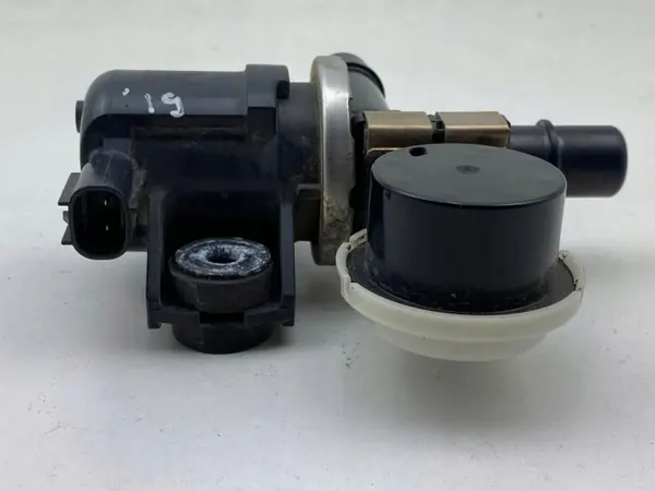 Toyota Prius Prime bränsletank ventilationsventil OEM 7771047020 image 3
