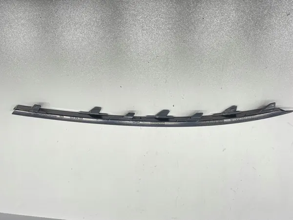 Vasemman etupuskimen koriste VW Passat B8 2014-2019 image 4