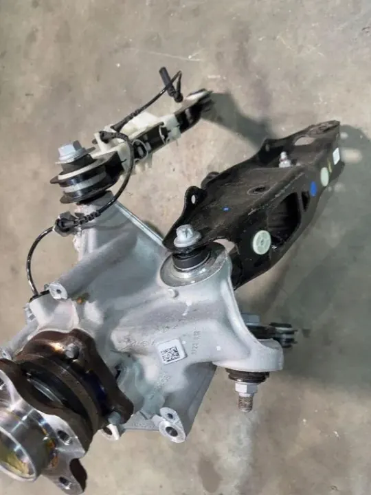 BMW X5 G05 Vasen taka ripustusvarsi OEM 6876653 image 3