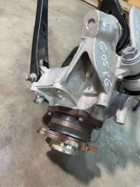 BMW X5 G05 Vasen taka ripustusvarsi OEM 6876653 image 4