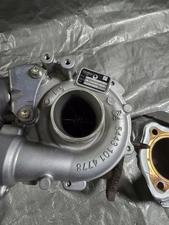 Turbocompresor Renault Trafic III 1.6 DCI OEM 144111292R image 2