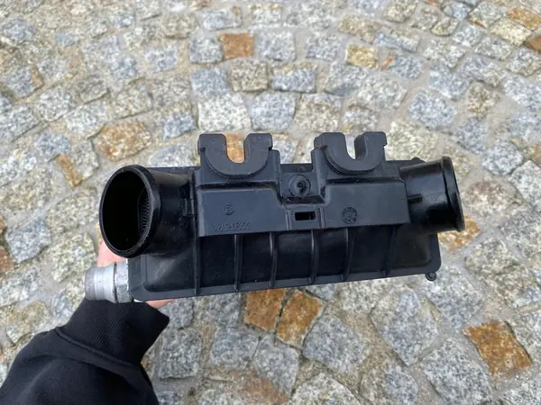 MERCEDES 205 213 Intercooler 2760900214 image 3