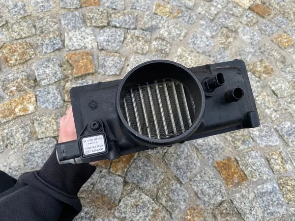 MERCEDES 205 213 Intercooler 2760900214 image 9
