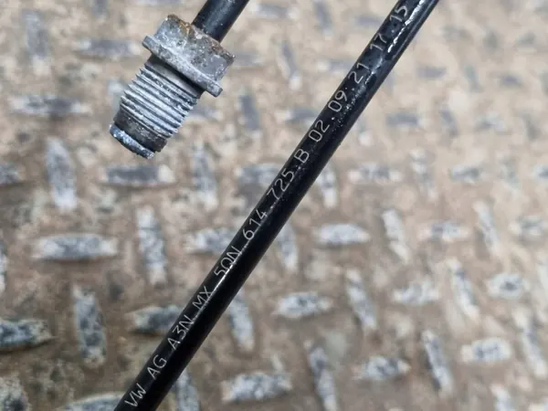 Manguera de freno trasera izquierda OEM 5QN614725B VW Tiguan image 8