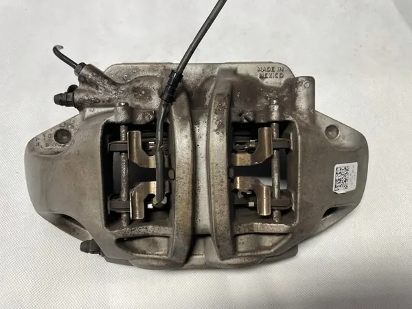 AUDI Q5 Etu vasen jarrusatula 80A615105AB image 2