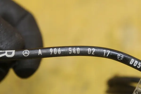 ABS Sensor Right Rear A9065400217 Sprinter image 9