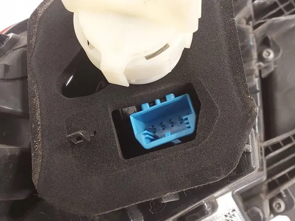 Luz Trasera Derecha VW Tiguan II LED 16- OEM 5NA945208C image 7