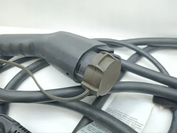 Cable de carga Audi E-Tron OEM 8V4971675DA image 10