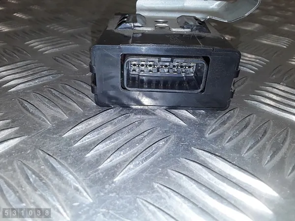 2001 Toyota RAV4 ECU 8865042130 image 3