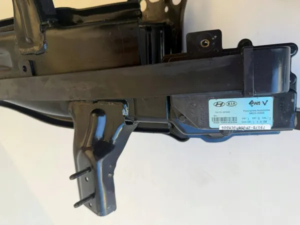 Kia Sorento II Stötfångarbalk OEM 79170-2P000 Begagnad image 6