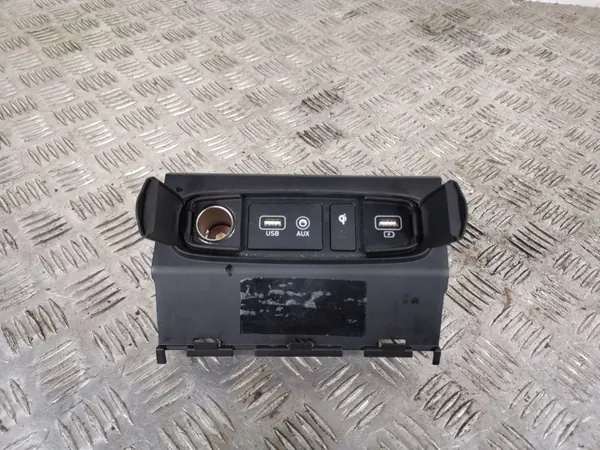 Hyundai Santa Fe USB-aansluiting OEM FBZ12369 image 5