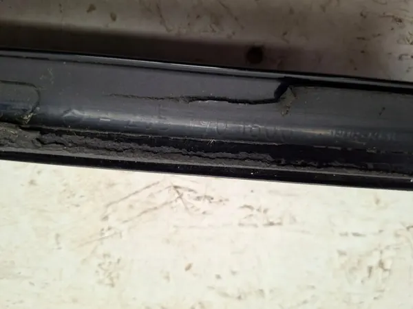 Spoiler de coffre Mercedes W205 Cabrio OEM A2057901600 image 6