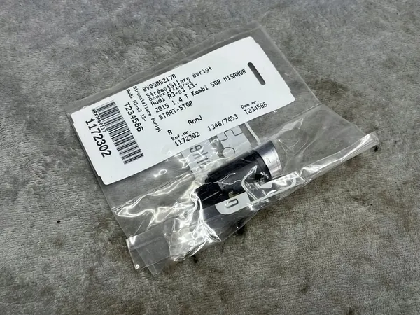 Audi A3 S3 8V 2015 Start/Stop Button 8V0905217B image 3