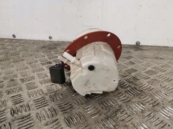 Subaru Kraftstoffpumpe OEM 1019626600 - Gebraucht image 4