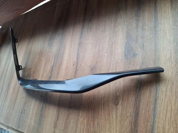 Framhöger stötfångarstrimma OEM 81A853054 S-P Audi Q2 image 3
