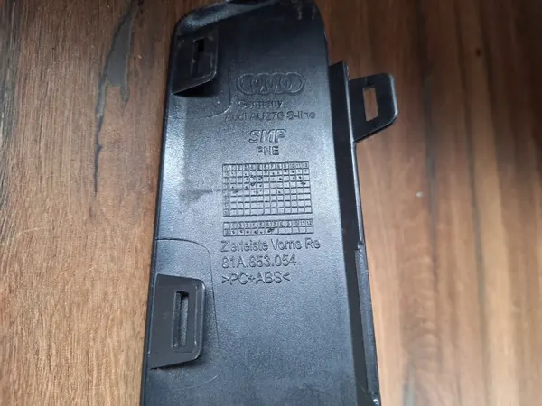 Framhöger stötfångarstrimma OEM 81A853054 S-P Audi Q2 image 9