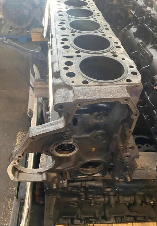 Bloc moteur MAN D2866 - 410CV bloc nu image 3