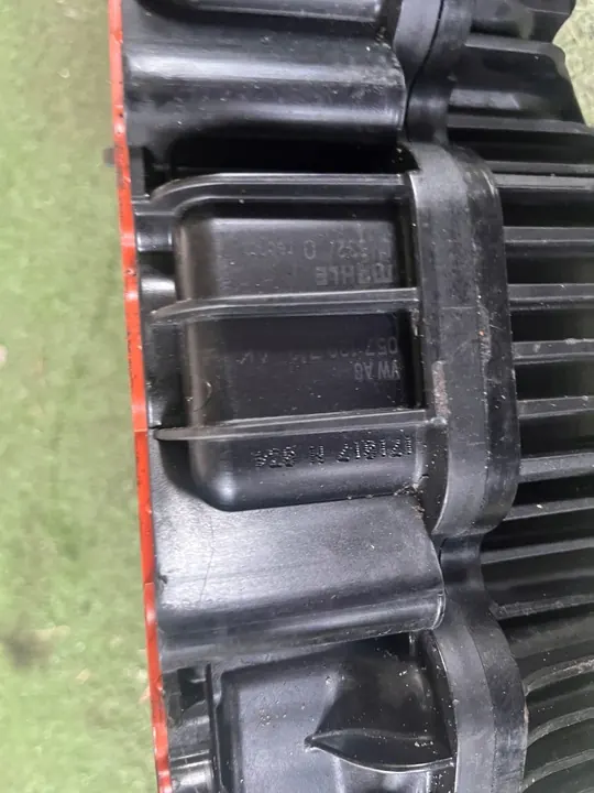 VW AUDI 3.0 TDI Coletor de admissão 059145762K image 6