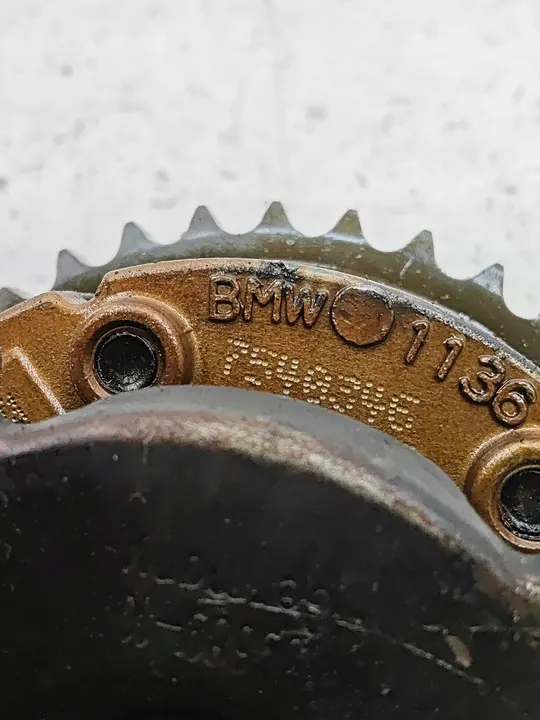 BMW 1 E82 E88 2008 Polia do comando de válvulas / VANOS image 3