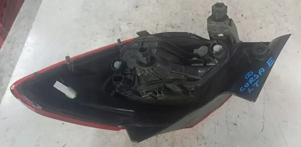 OPEL CORSA E 15r Vänster Bakljus i Skärm 13428447 image 2