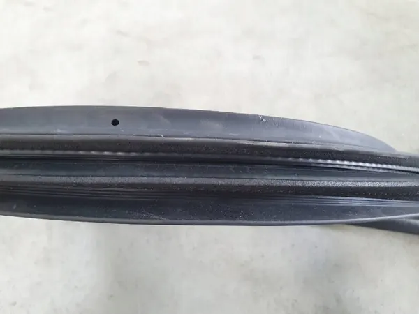 Junta puerta trasera izquierda OEM AUST123684 Jeep Avenger image 3