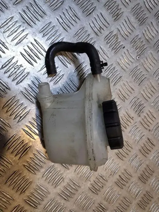 Kylvätske expansionsbehållare OEM A1332000185 image 4