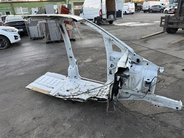 Pilar da Porta Dianteira Esquerda Mercedes Vito W447 image 6