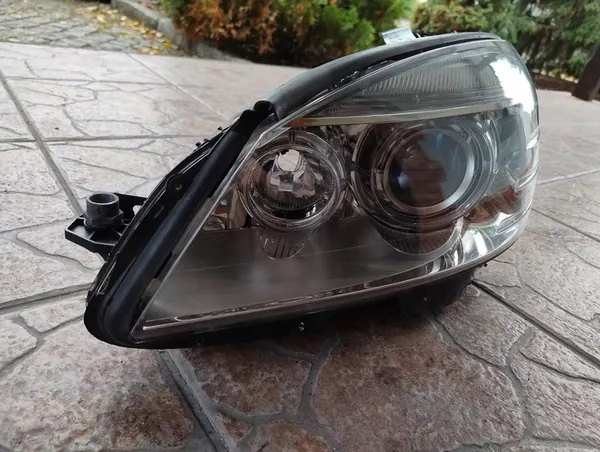 Linker Xenonkoplamp Mercedes W204 2008-2011 A2048208961 image 2