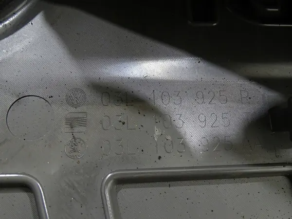 Couvercle Supérieur Moteur Golf VI Passat B7 2.0 TDI OEM image 5