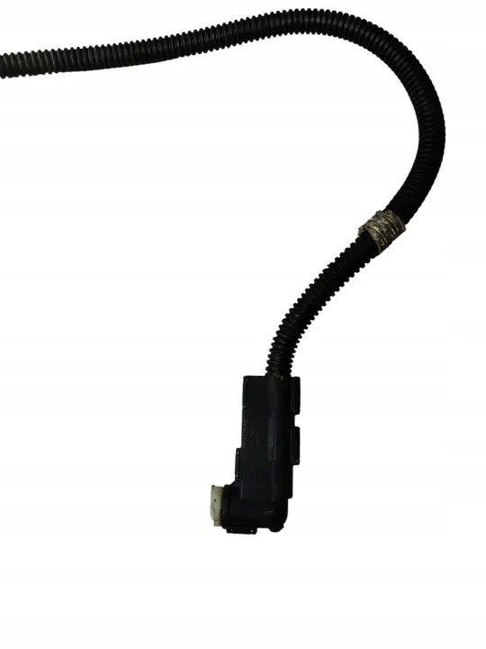 Käytetty AdBlue-putki OEM 3Q0131984A VW Passat B8:lle image 3