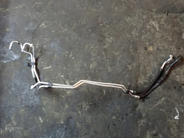 Tuyaux de Refroidissement d'Huile OEM 68268594AE Dodge RAM 4x4 2019 image 6