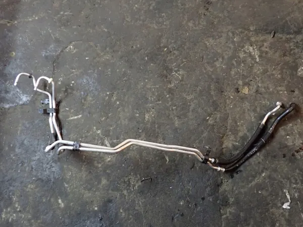 Tuyaux de Refroidissement d'Huile OEM 68268594AE Dodge RAM 4x4 2019 image 8