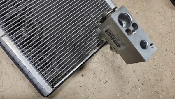 Détendeur Climatisation OEM 272813365R Master 3 image 3